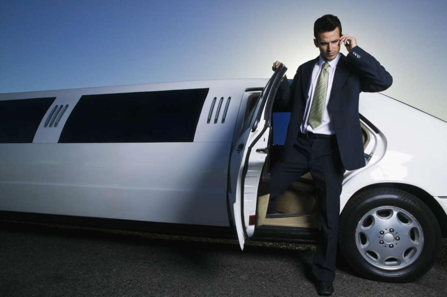 Why Use Corporate Limousine Service