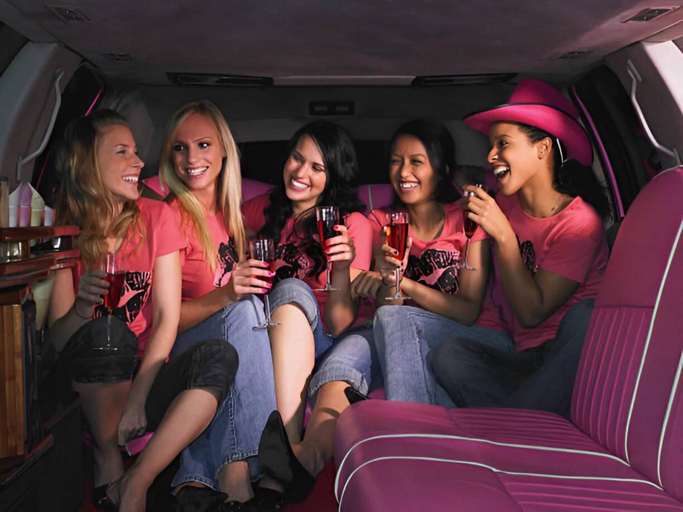Best Prom Limo Options in Dallas TX: Stretch vs SUV vs Party Bus